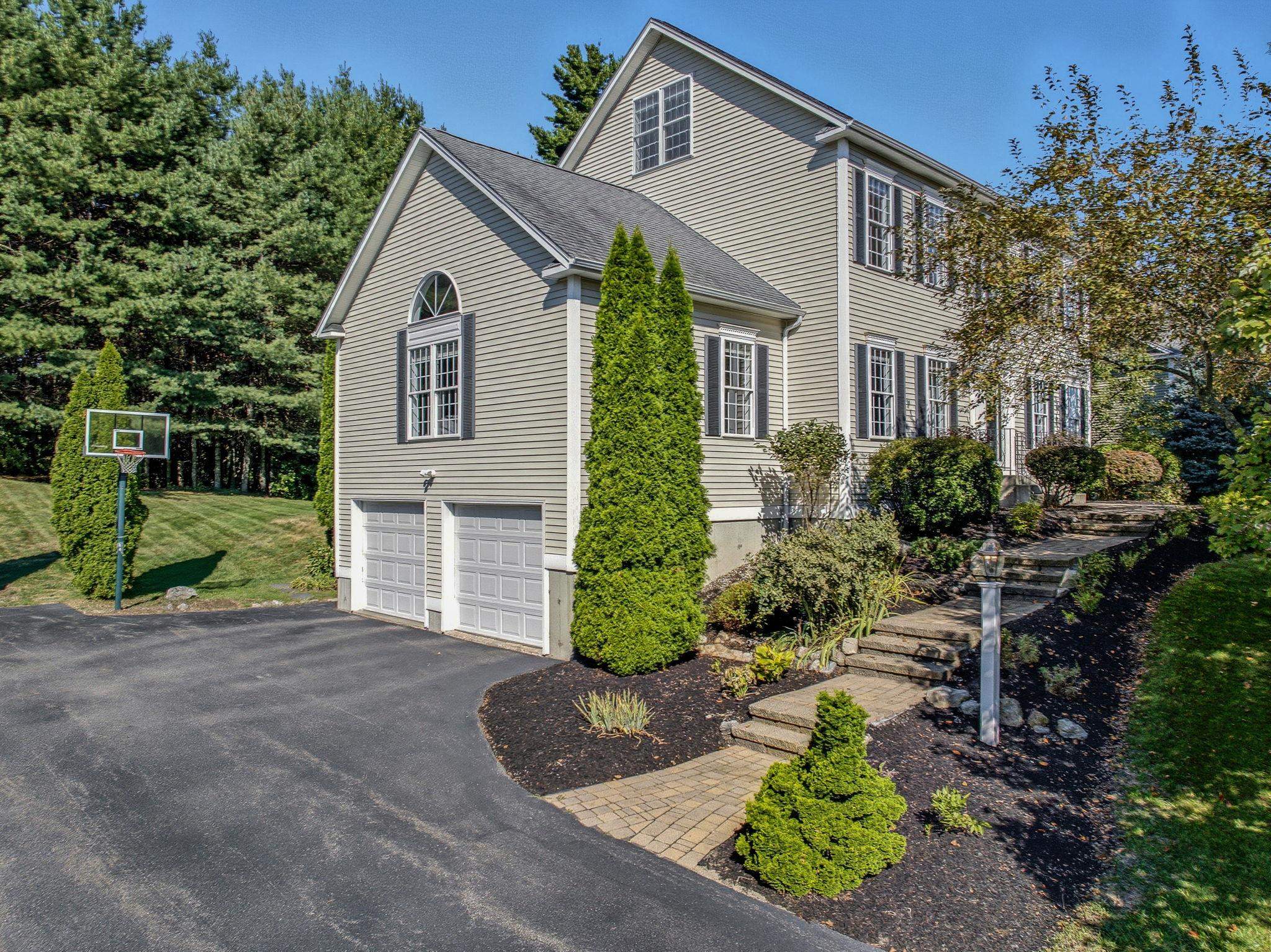 32 Summit Road
