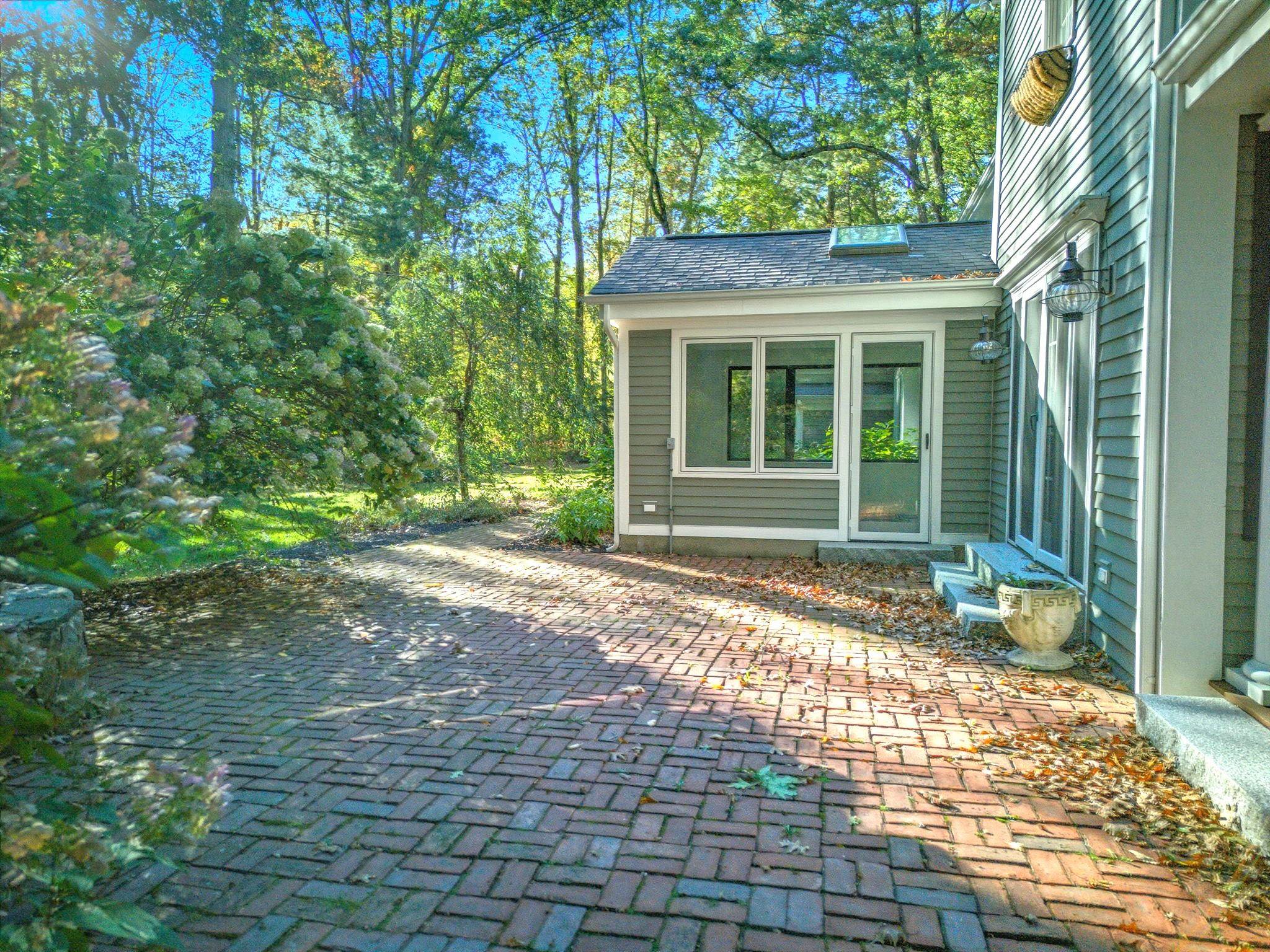 39 Pilgrim Drive