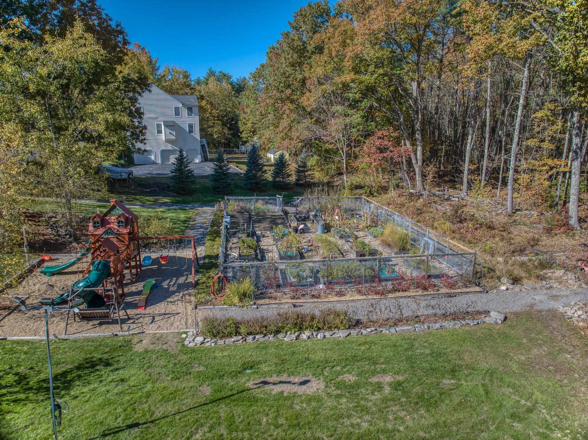 4 Cobblestone Place