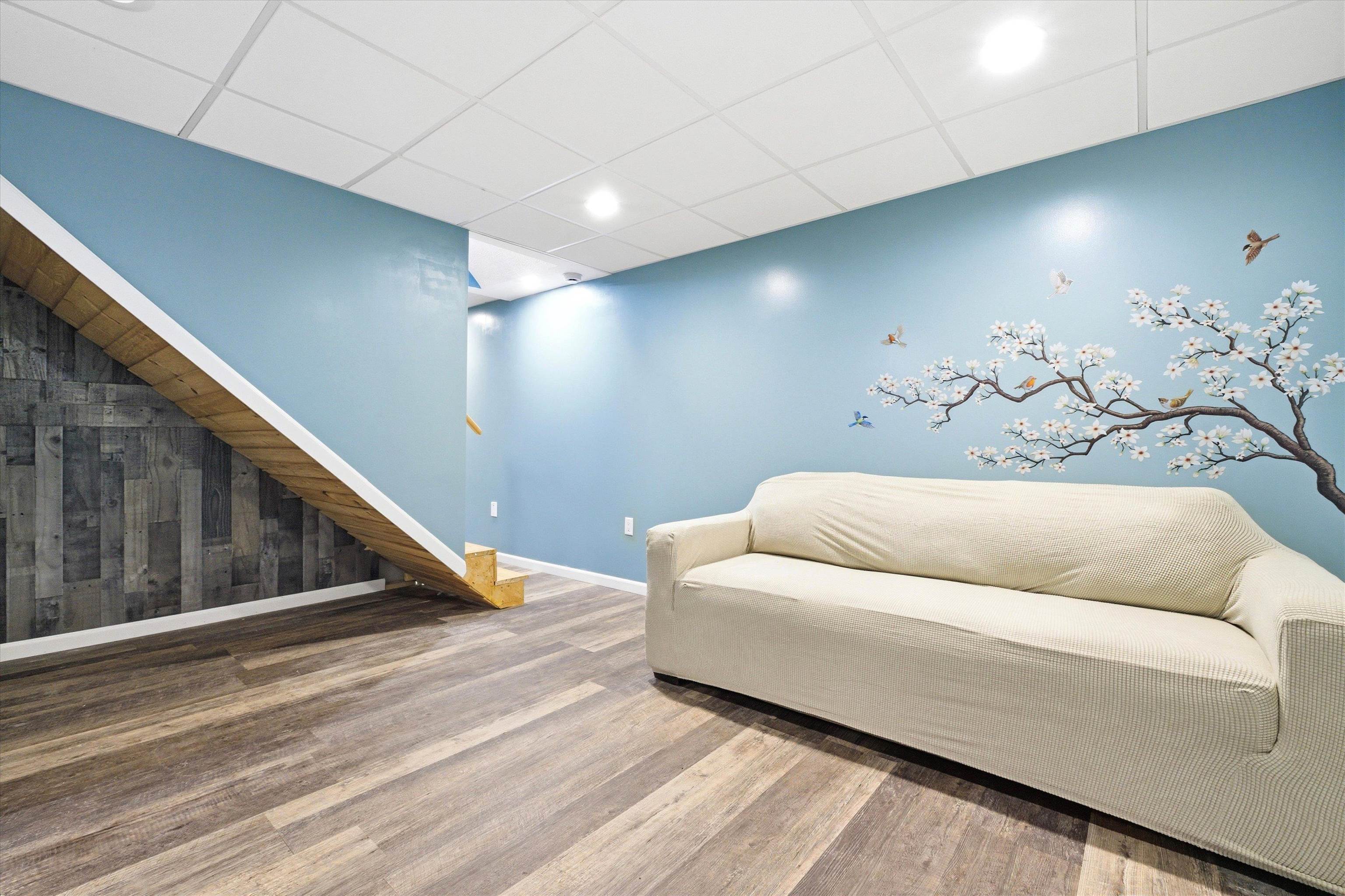 4 Cobblestone Place