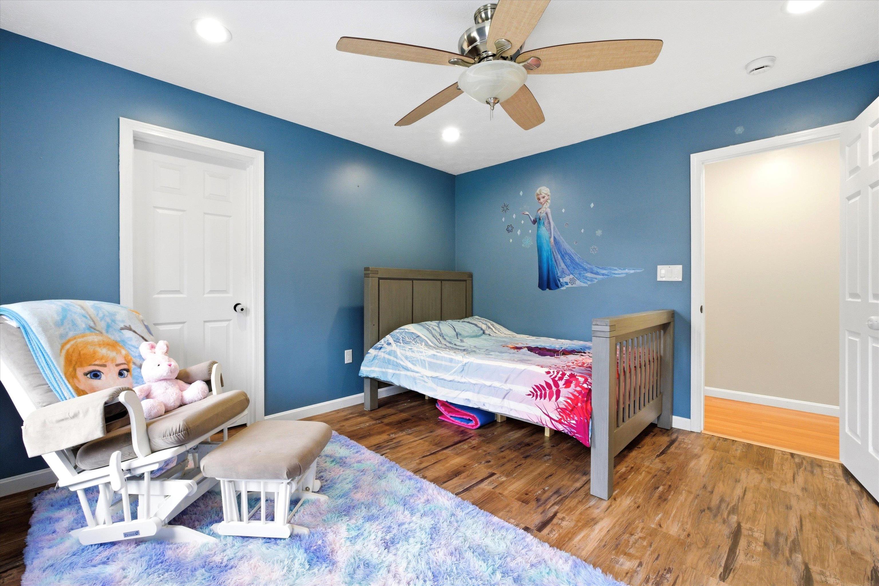 4 Cobblestone Place