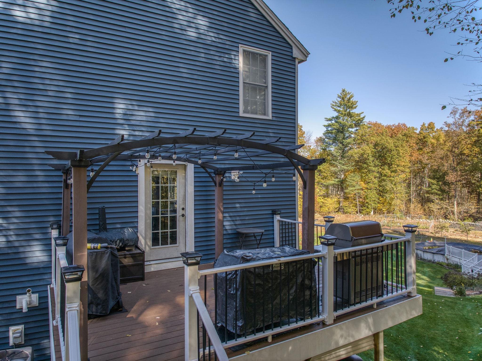 4 Cobblestone Place