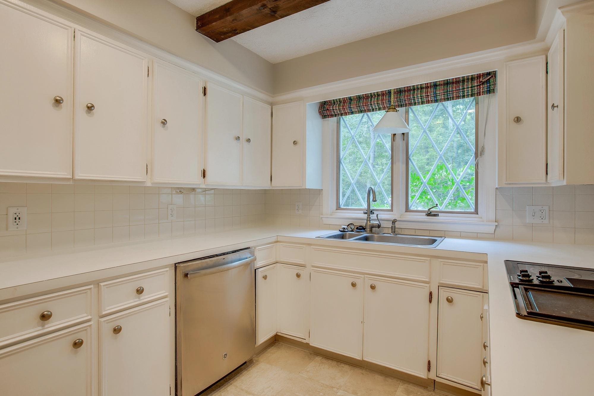 27 Buttonwood Road