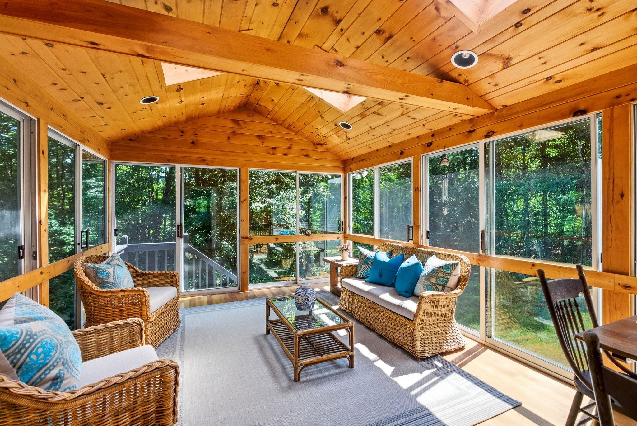 16 Williamsburg Drive