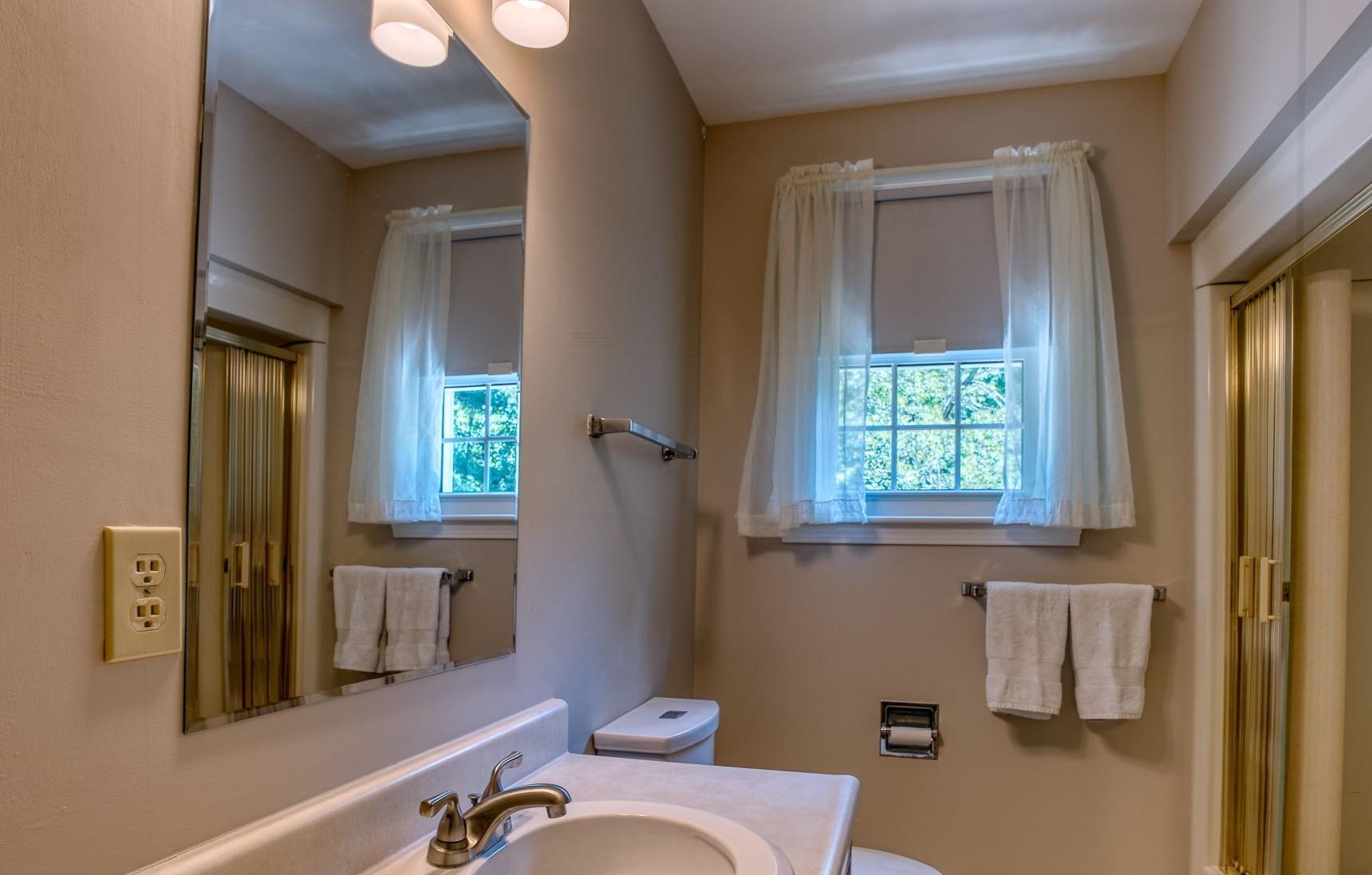 16 Williamsburg Drive