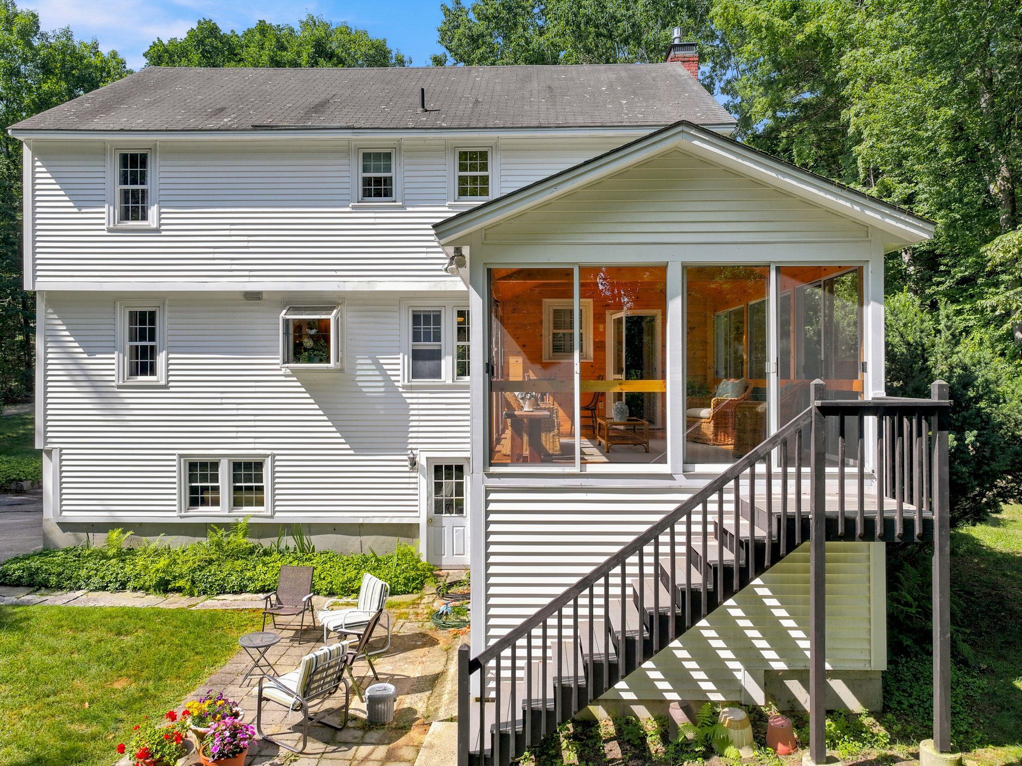 16 Williamsburg Drive