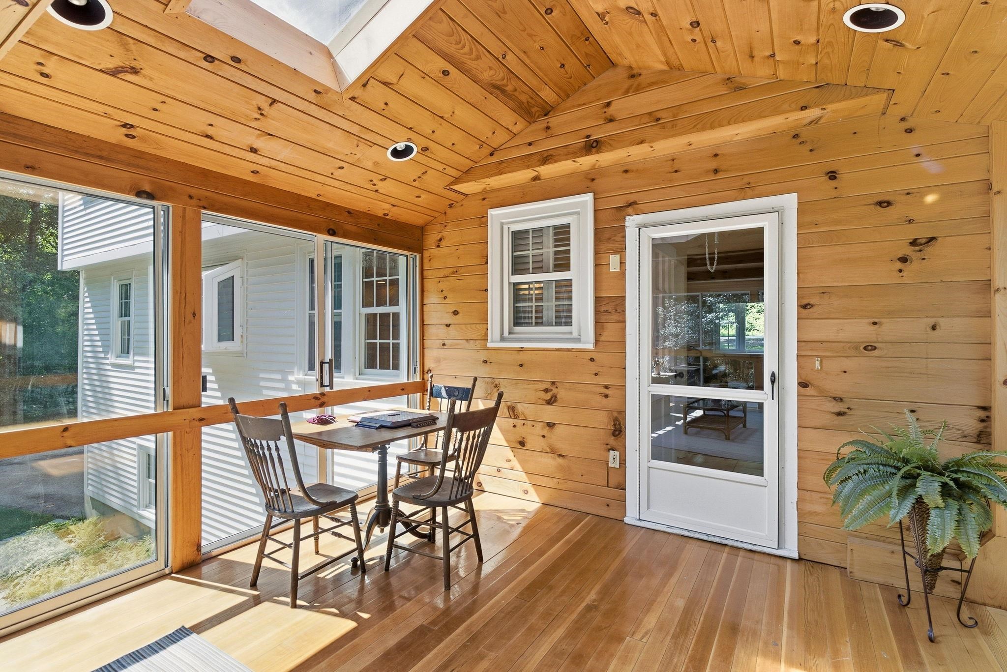 16 Williamsburg Drive