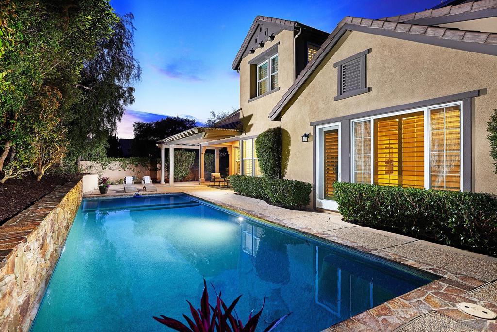 3201 Corte Tamarindo