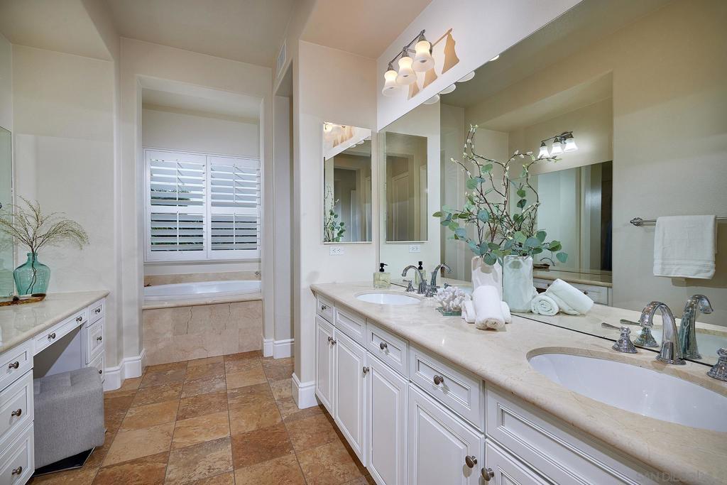 3201 Corte Tamarindo