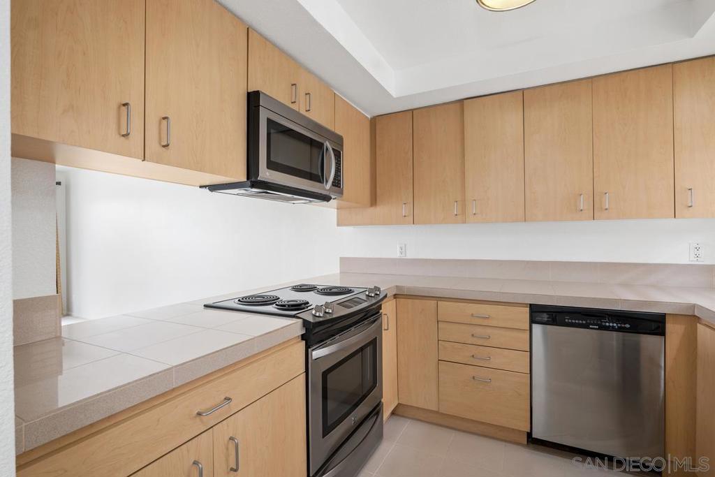 2988 Luciernaga St 17