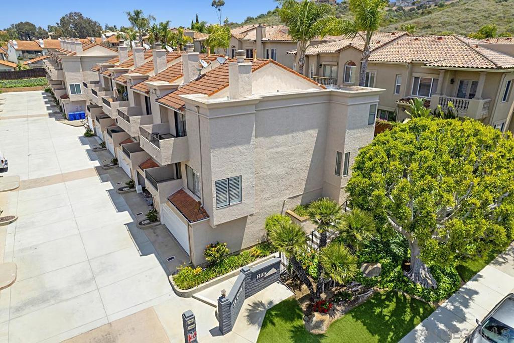 2988 Luciernaga St 17