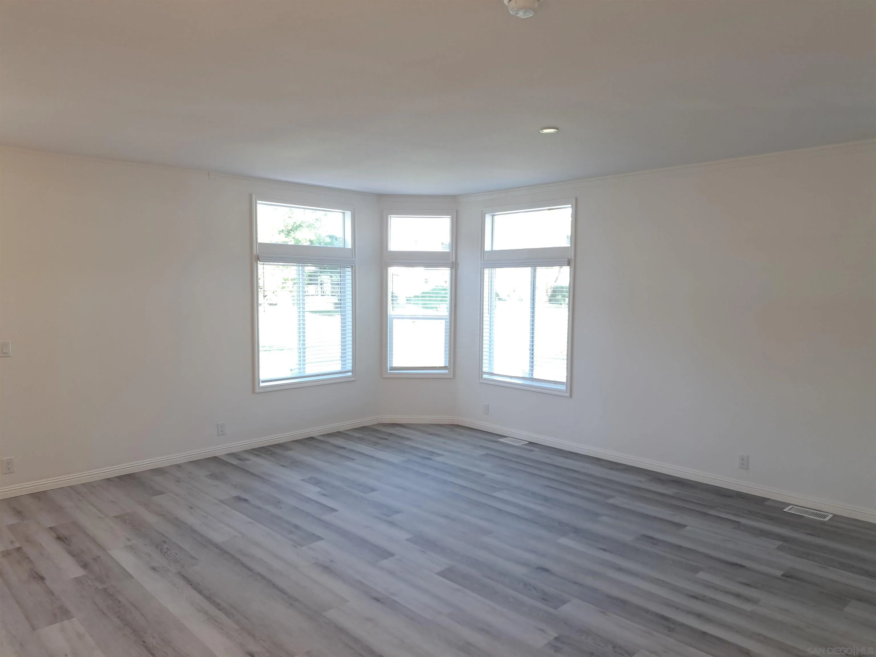 525 W El Norte Parkway Unit 21