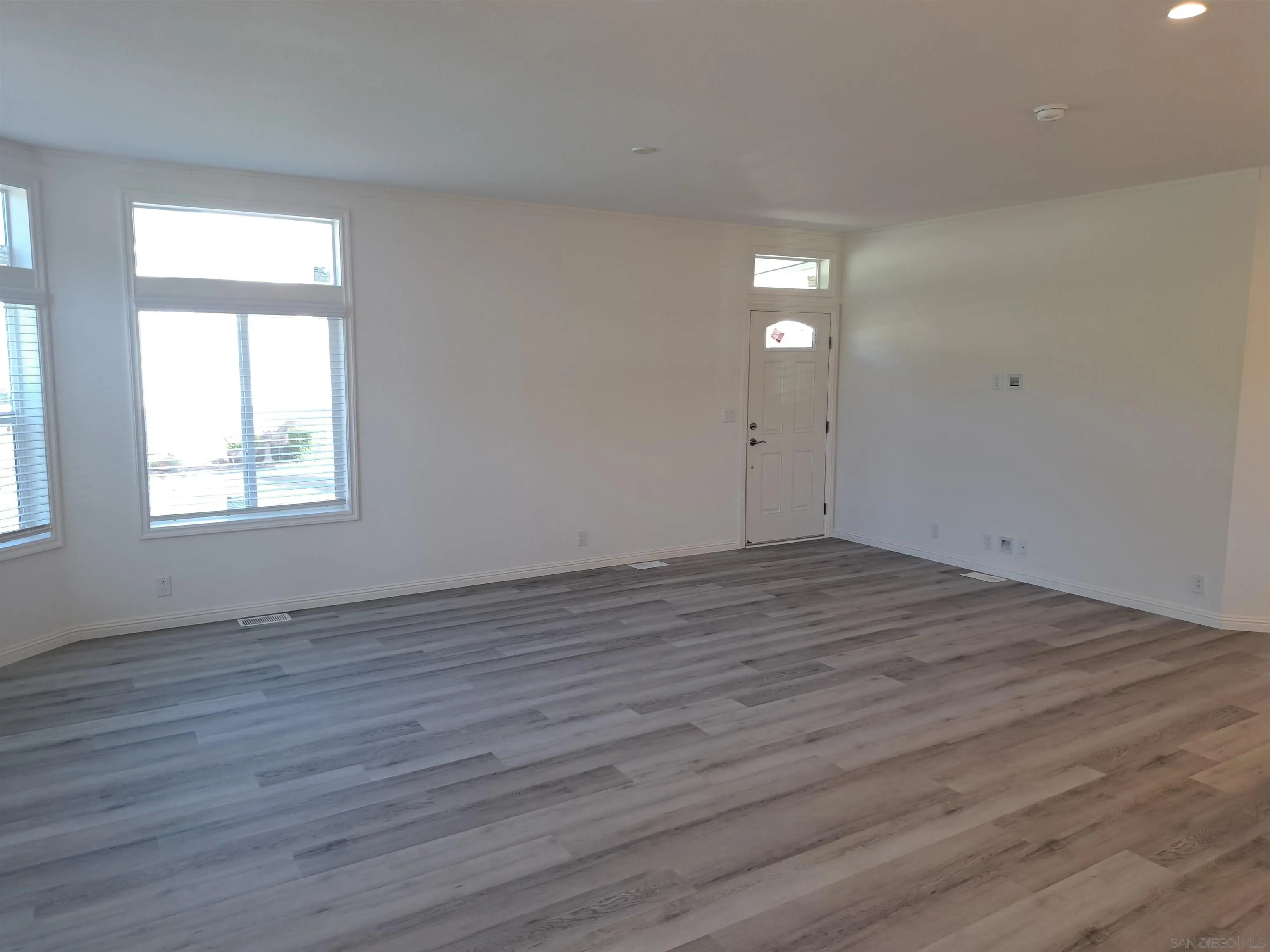 525 W El Norte Parkway Unit 21