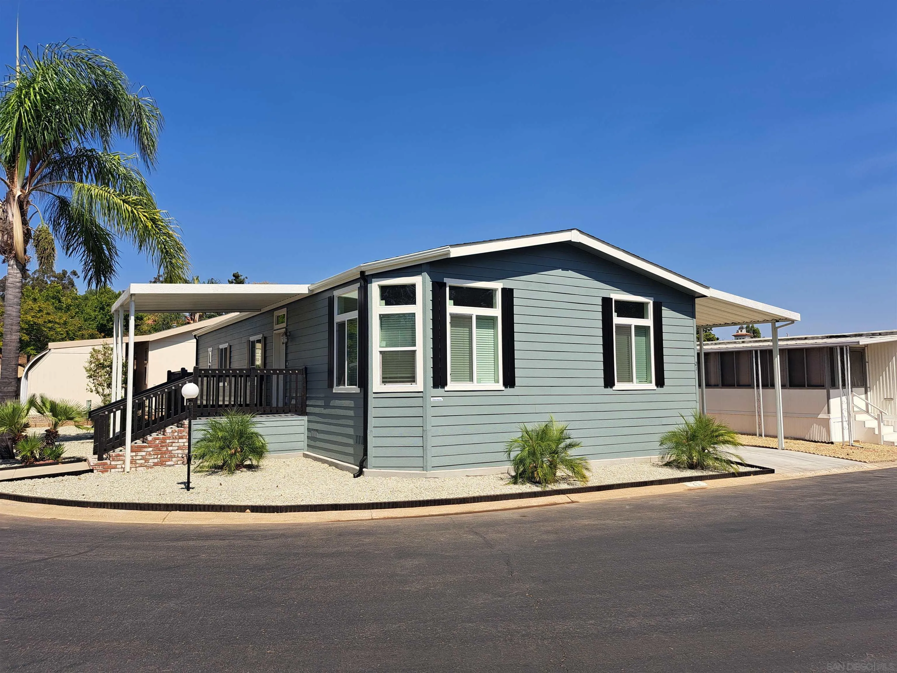 525 W El Norte Parkway Unit 21