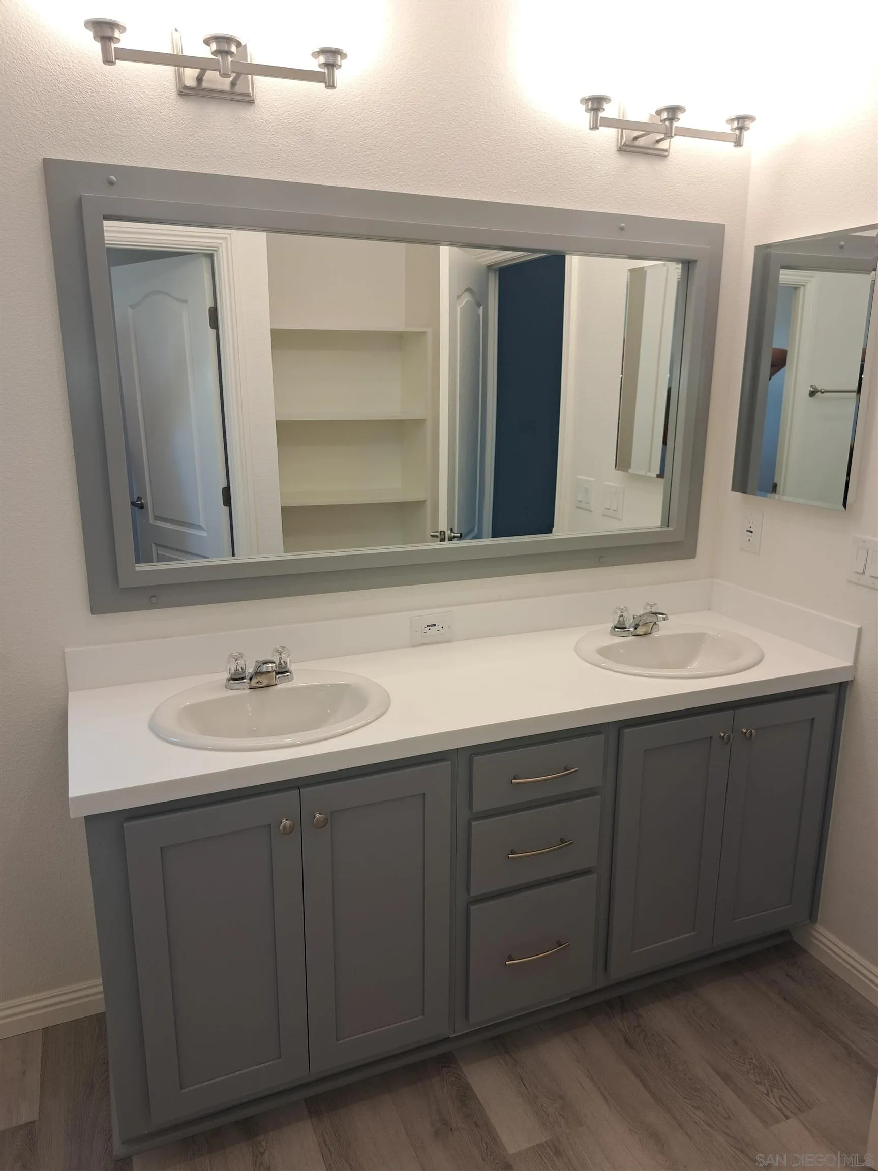 525 W El Norte Parkway Unit 21