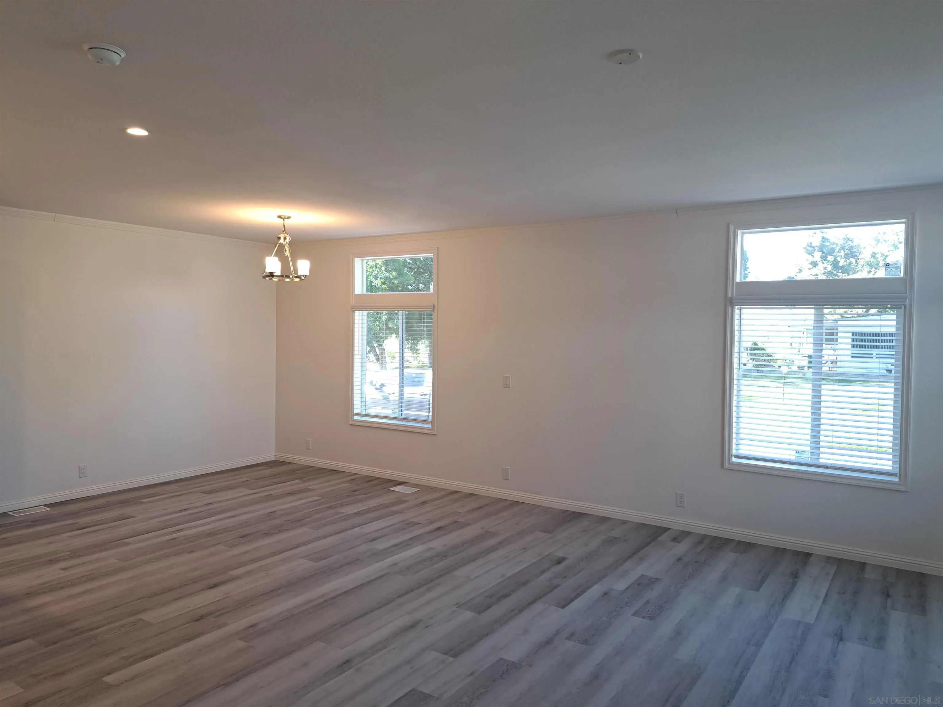 525 W El Norte Parkway Unit 21