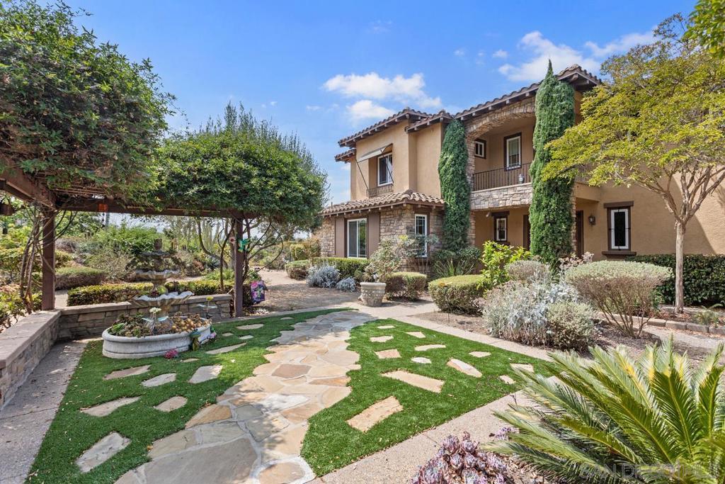 4747 Caminito De Los Cepillos