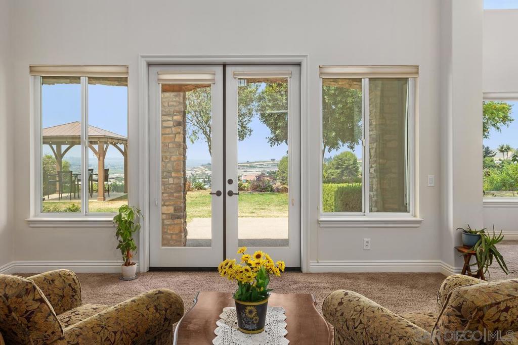 4747 Caminito De Los Cepillos