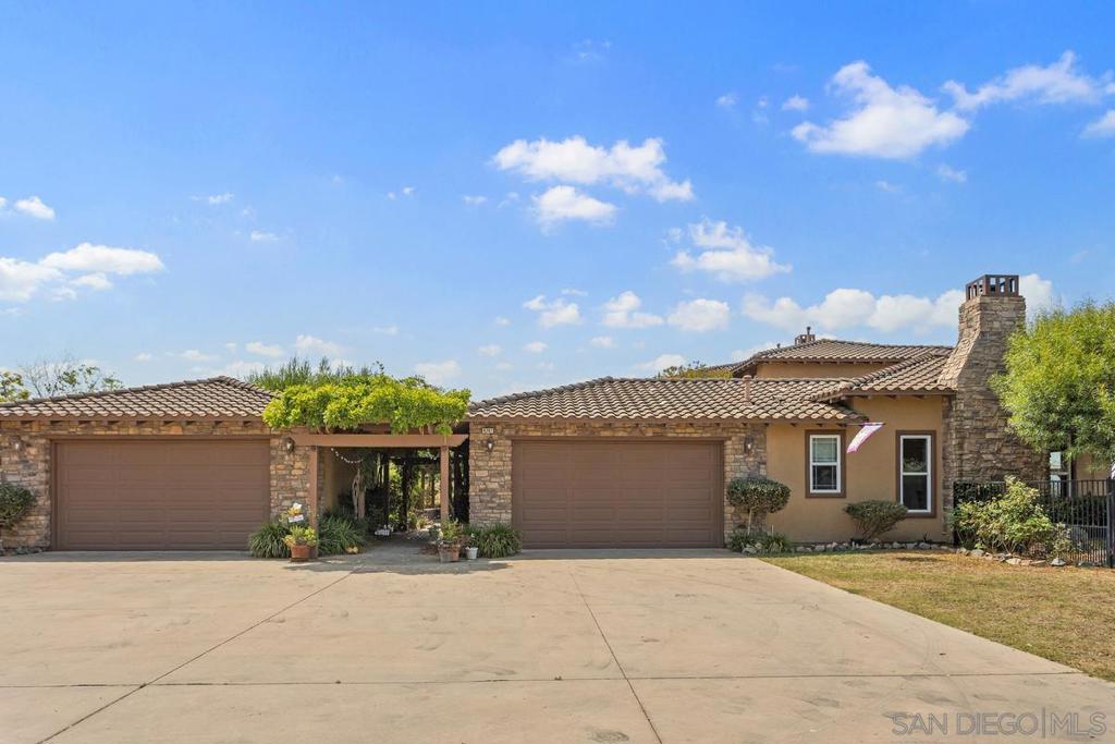 4747 Caminito De Los Cepillos