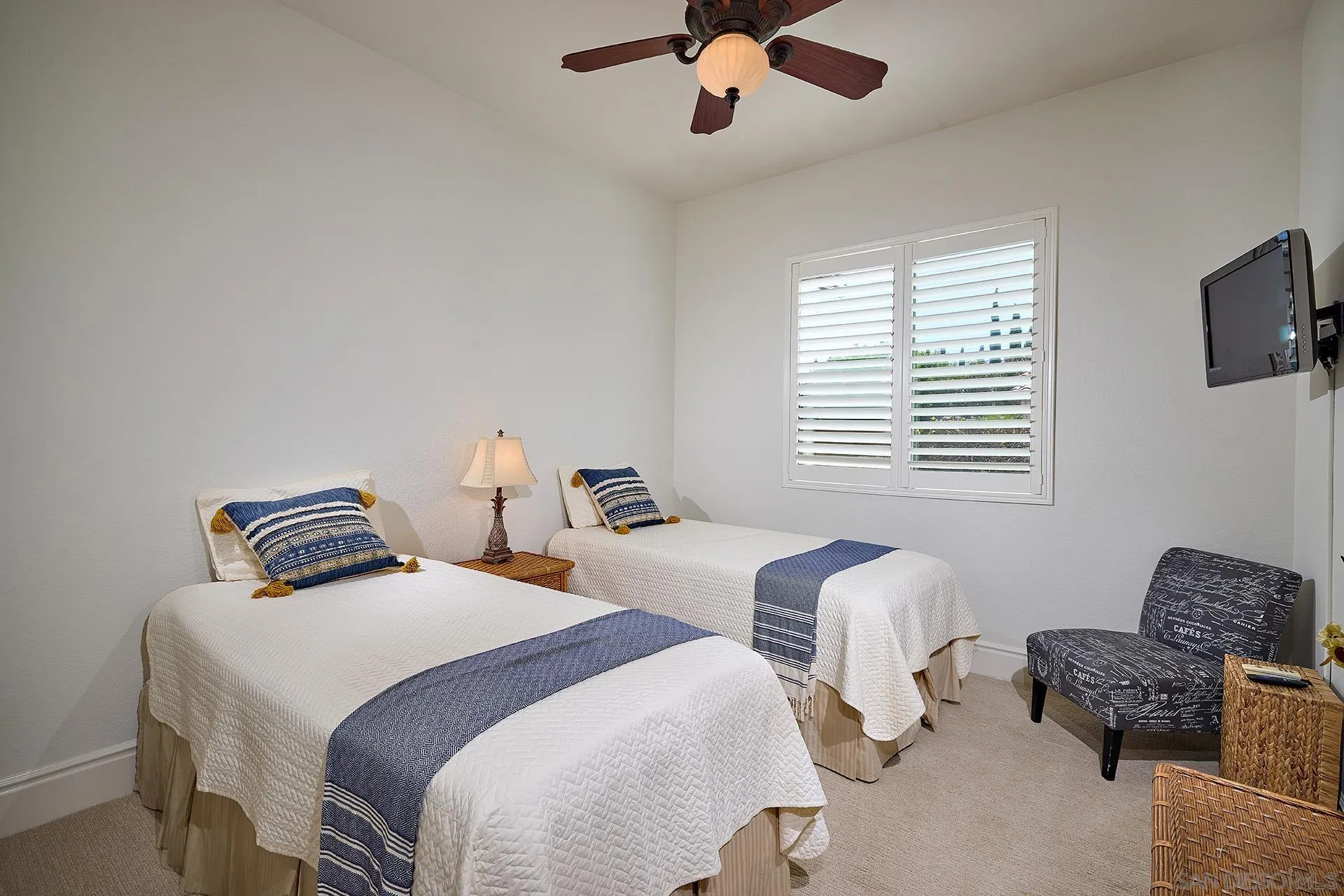 8012 Avenida Secreto