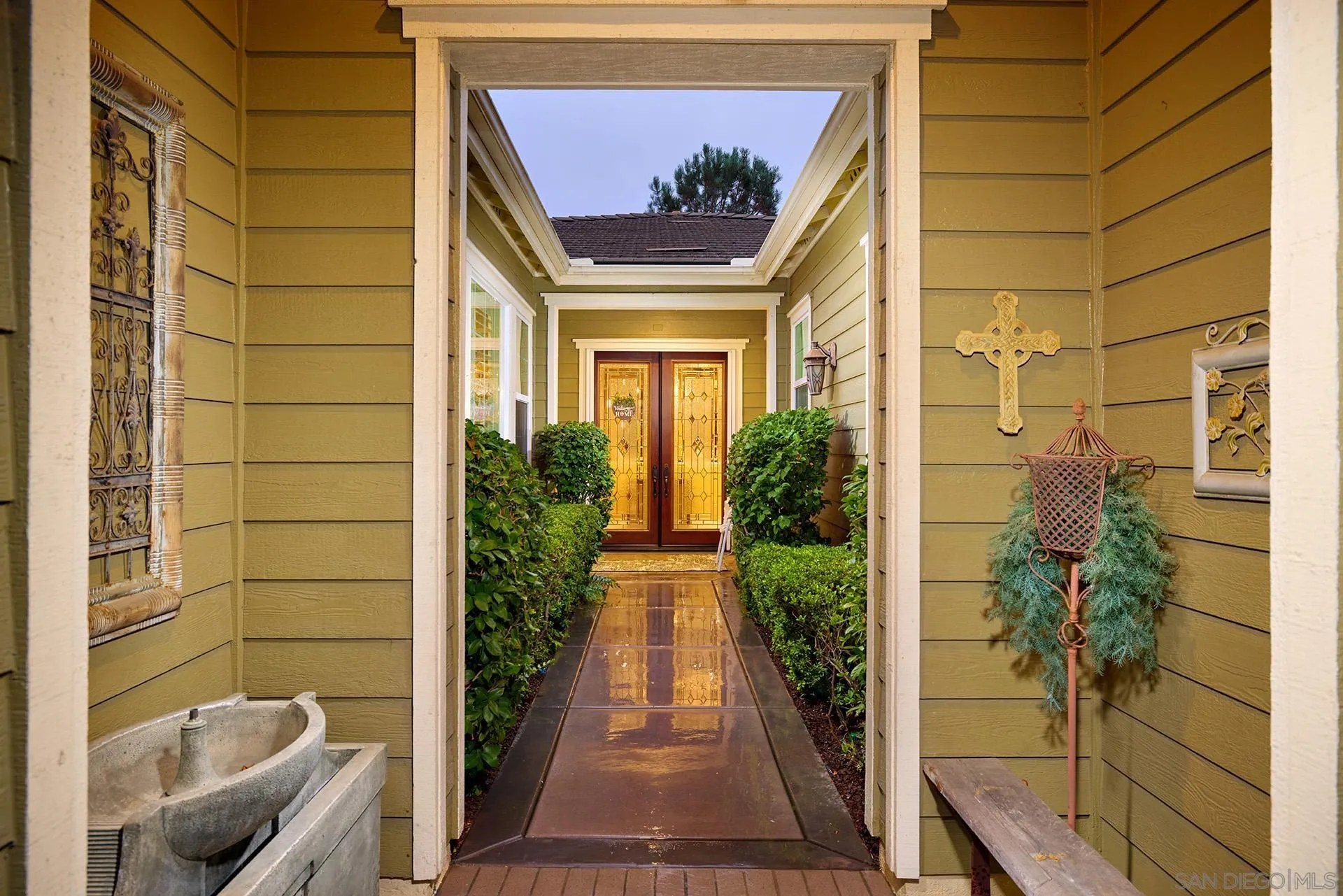 8012 Avenida Secreto