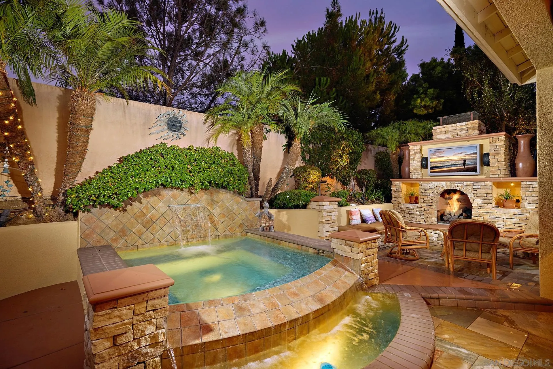 8012 Avenida Secreto