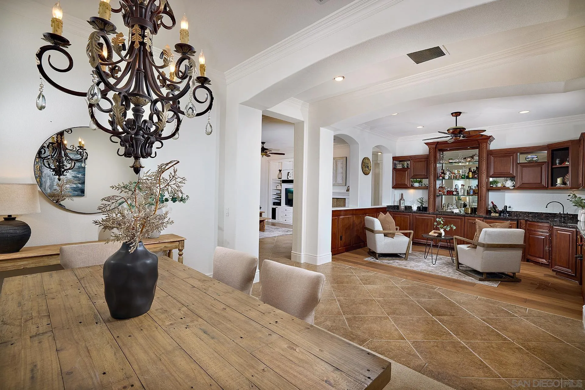 8012 Avenida Secreto