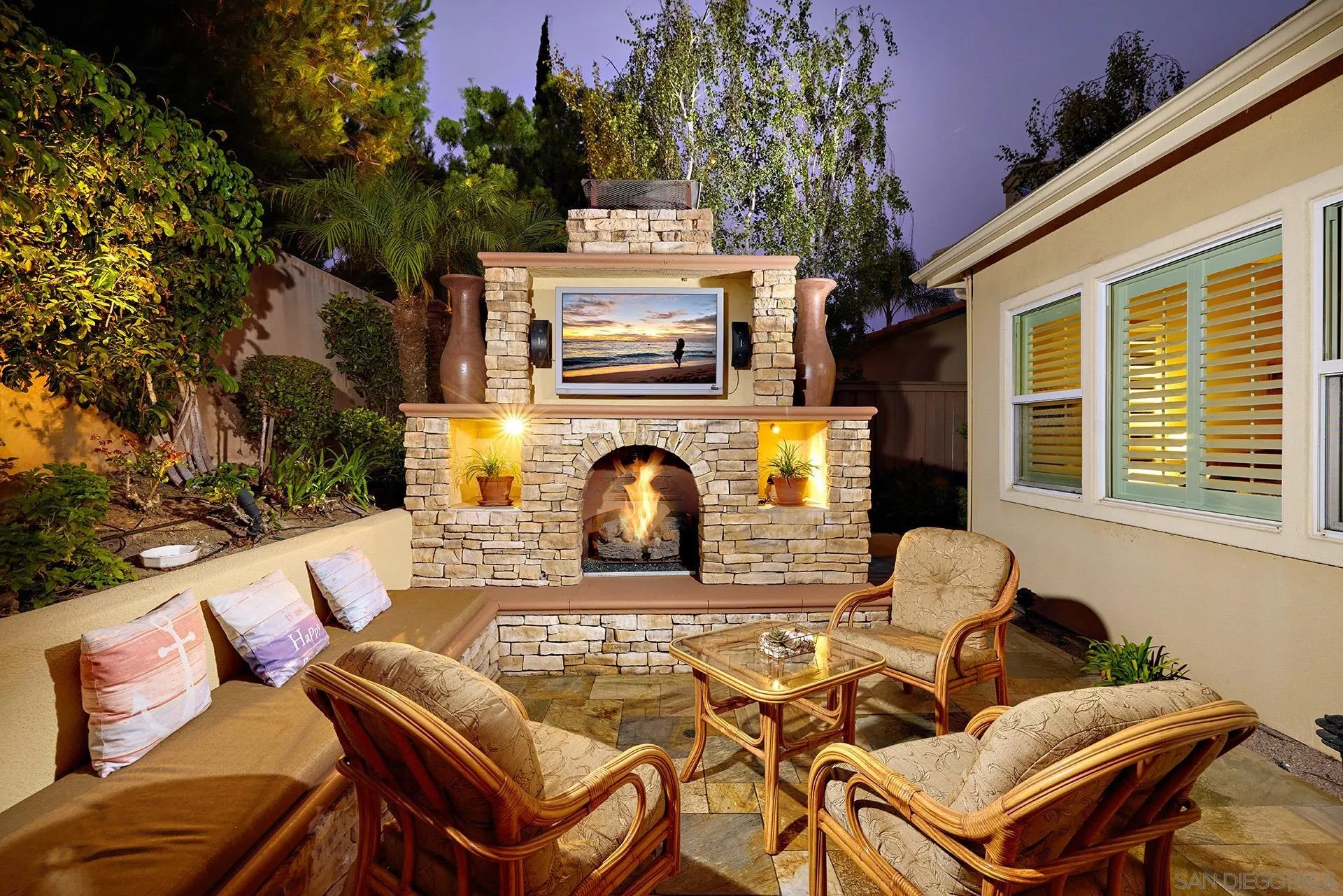 8012 Avenida Secreto