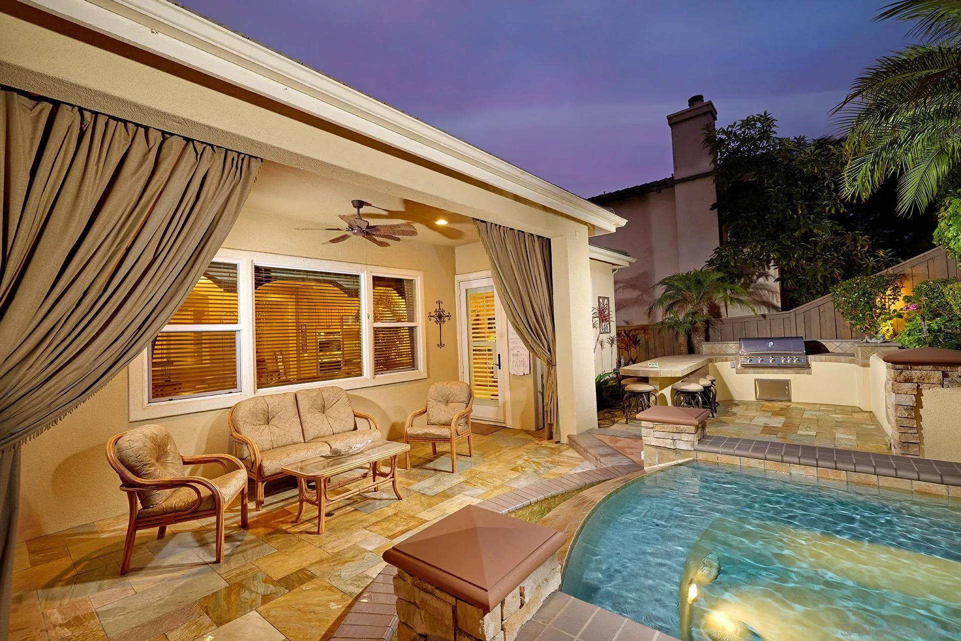 8012 Avenida Secreto