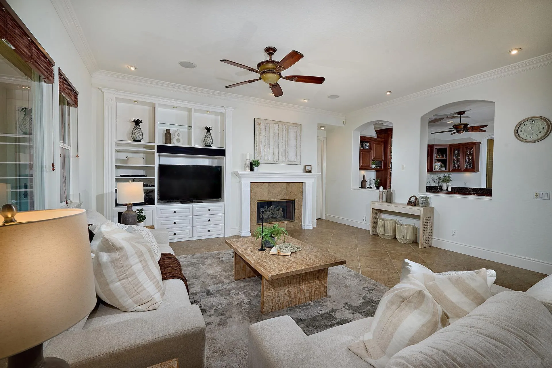 8012 Avenida Secreto