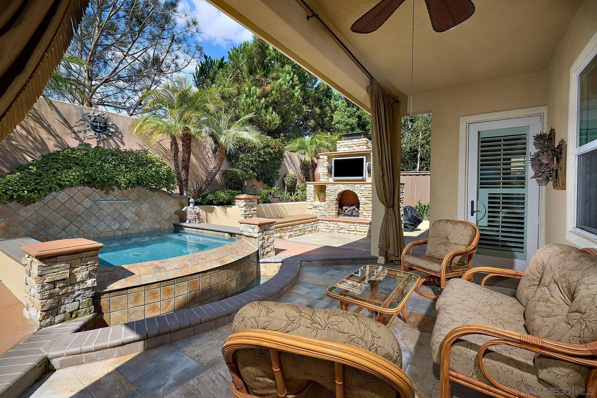 8012 Avenida Secreto