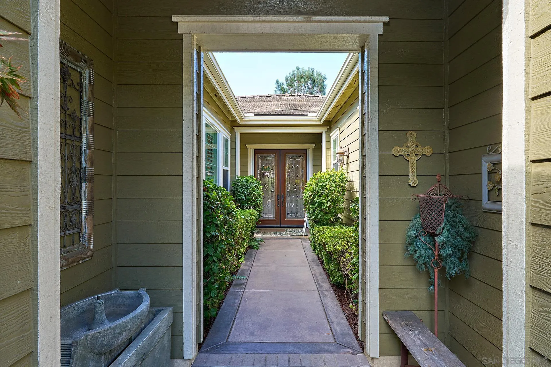 8012 Avenida Secreto