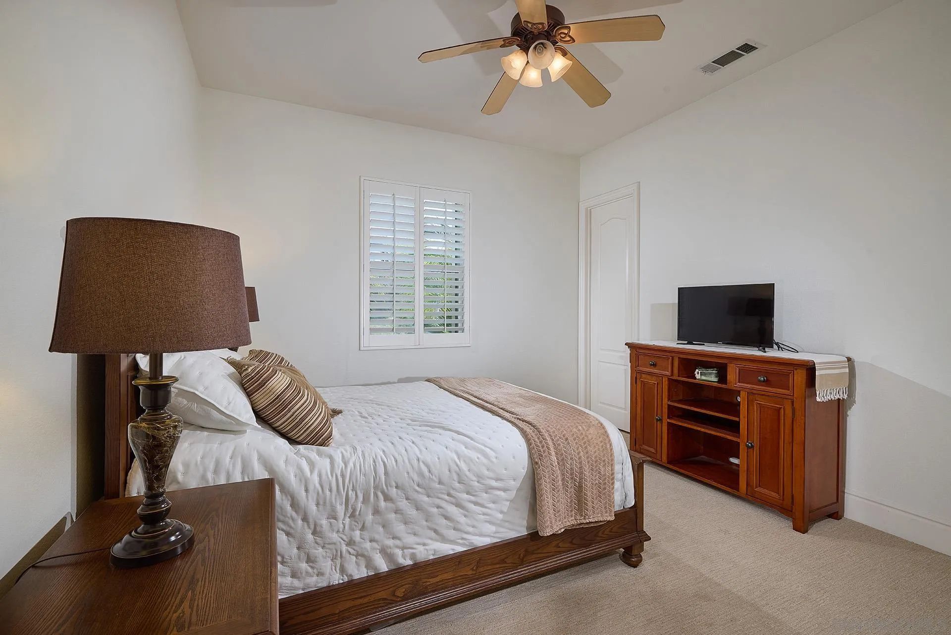 8012 Avenida Secreto