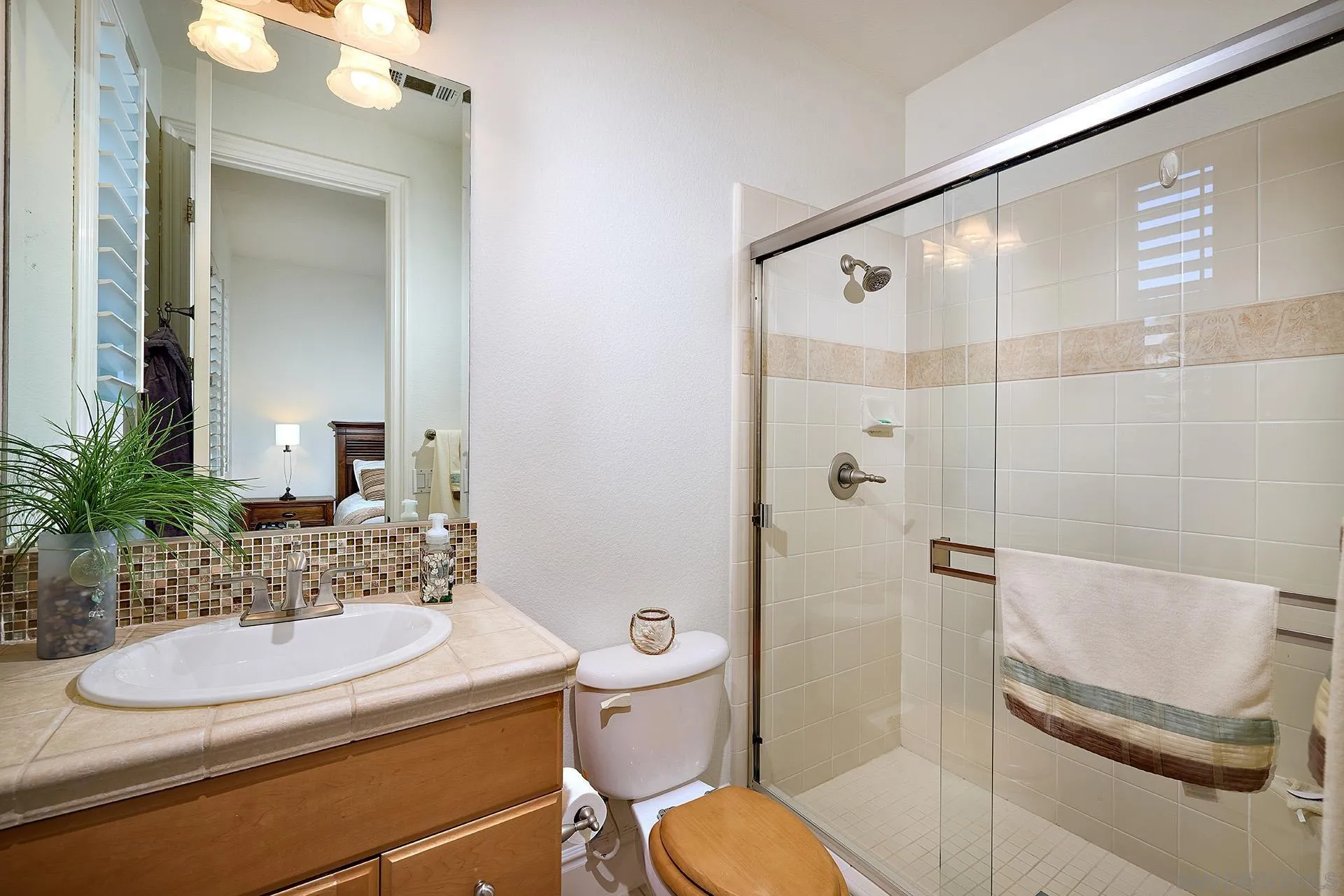 8012 Avenida Secreto