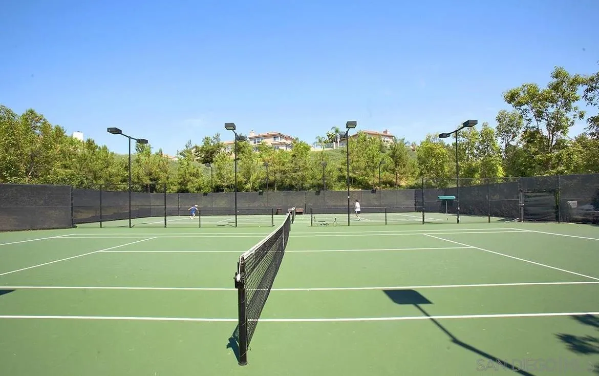 2938 Avenida Castana