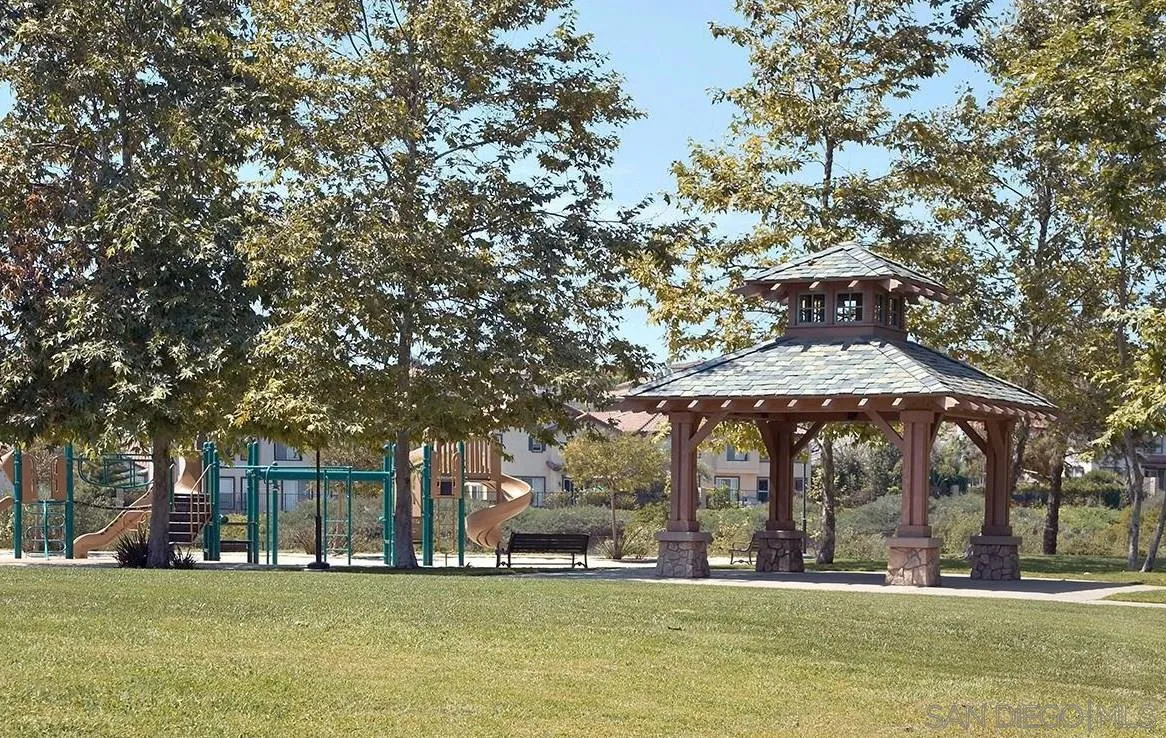 2938 Avenida Castana