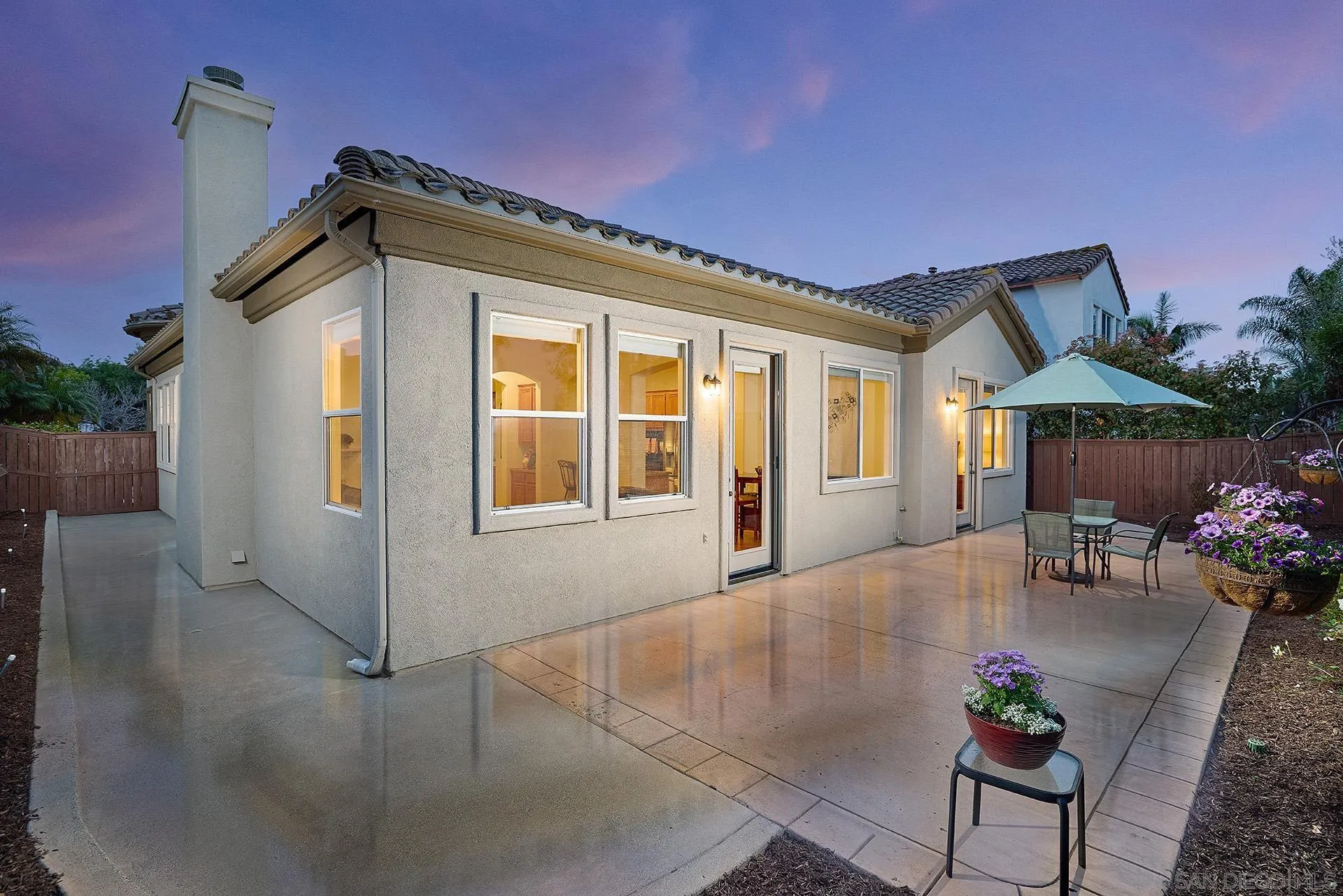 2938 Avenida Castana