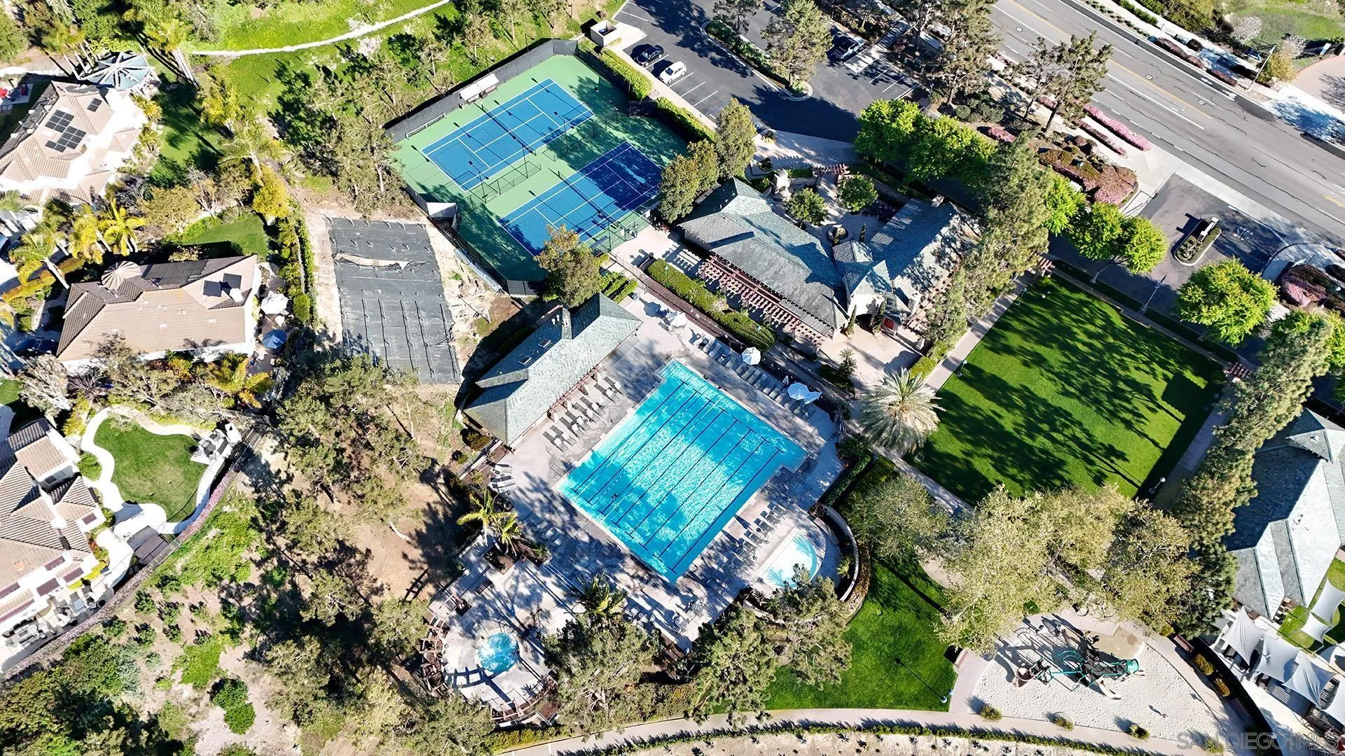 2938 Avenida Castana