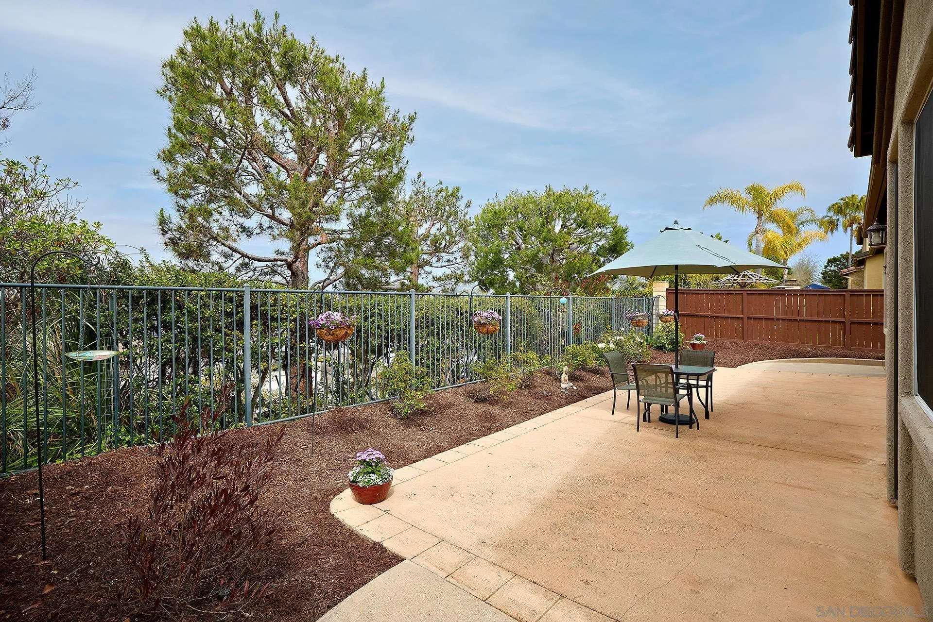 2938 Avenida Castana