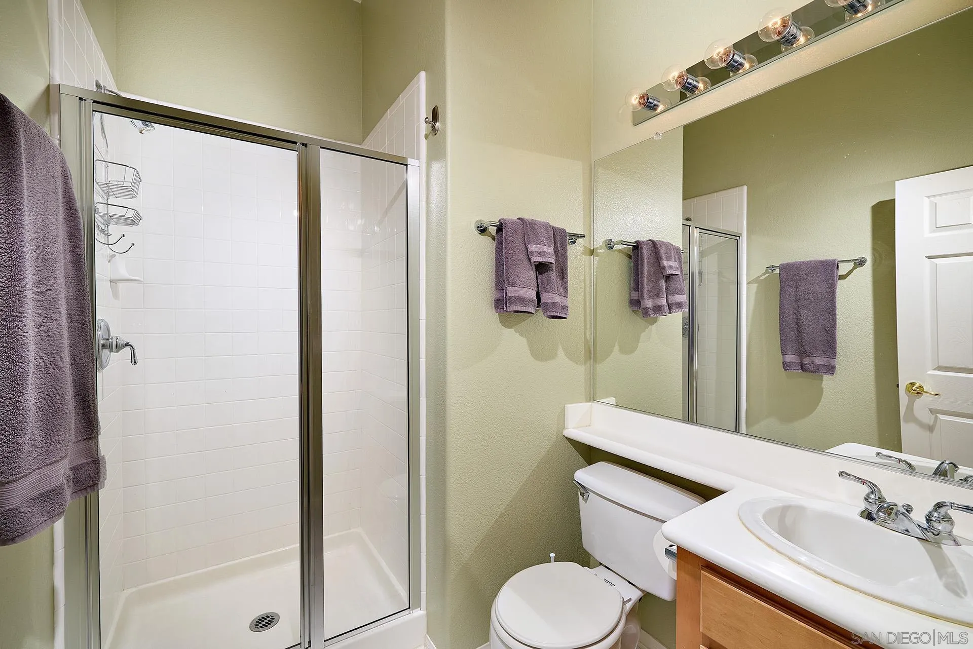 2938 Avenida Castana