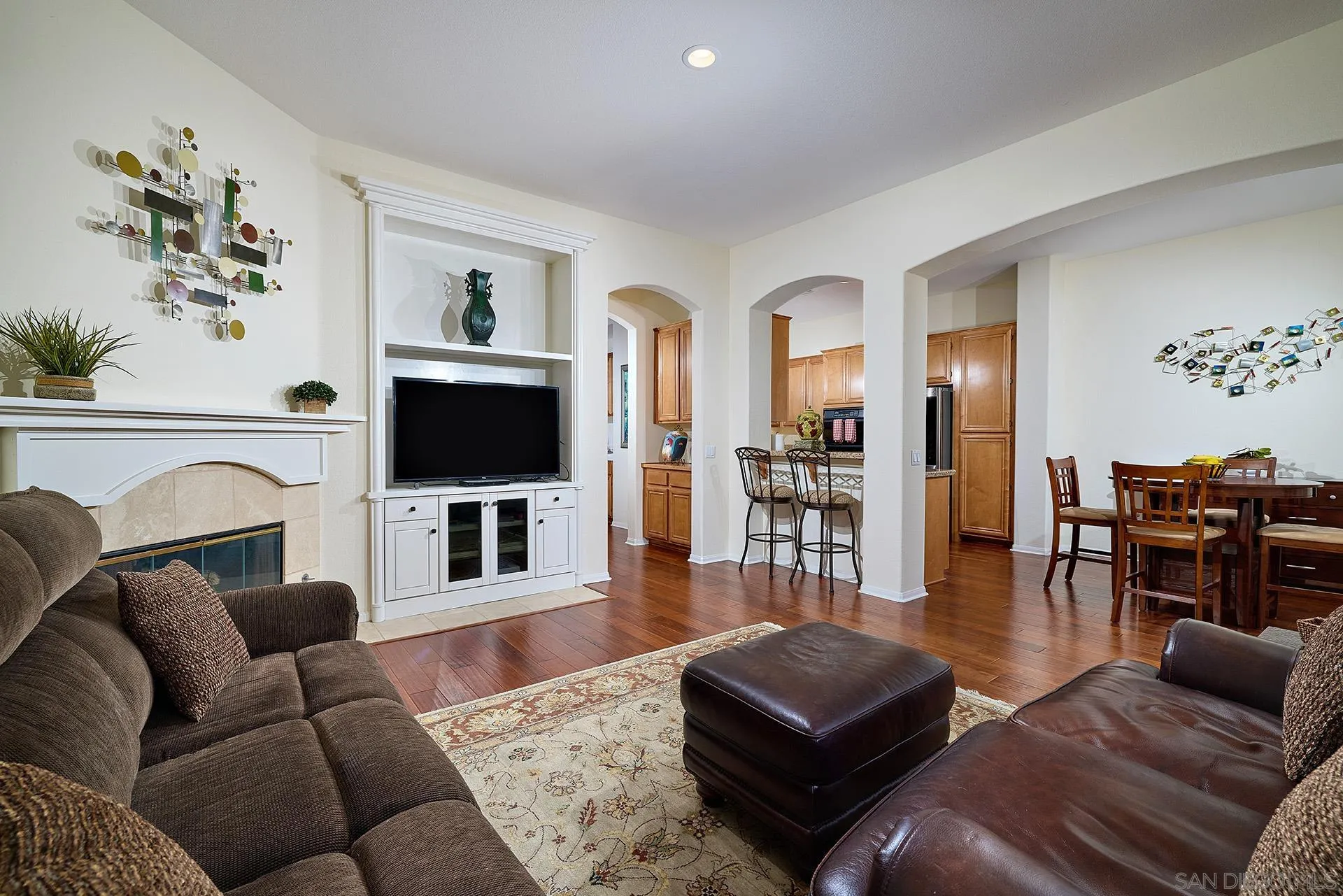 2938 Avenida Castana