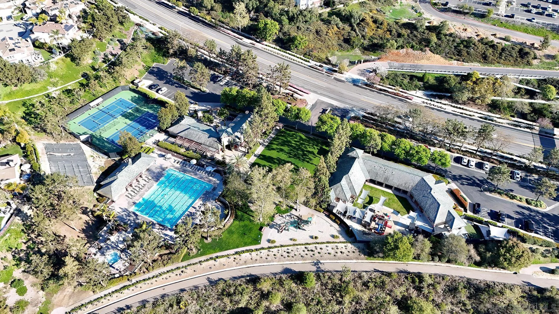 2938 Avenida Castana