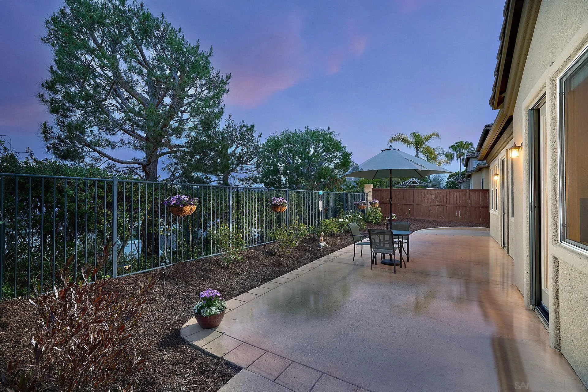 2938 Avenida Castana