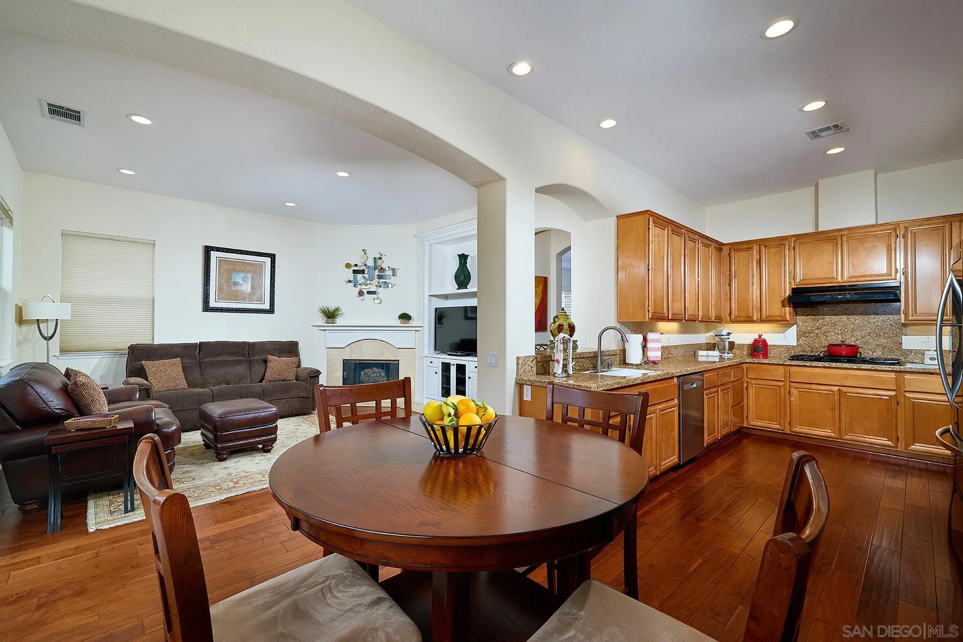 2938 Avenida Castana