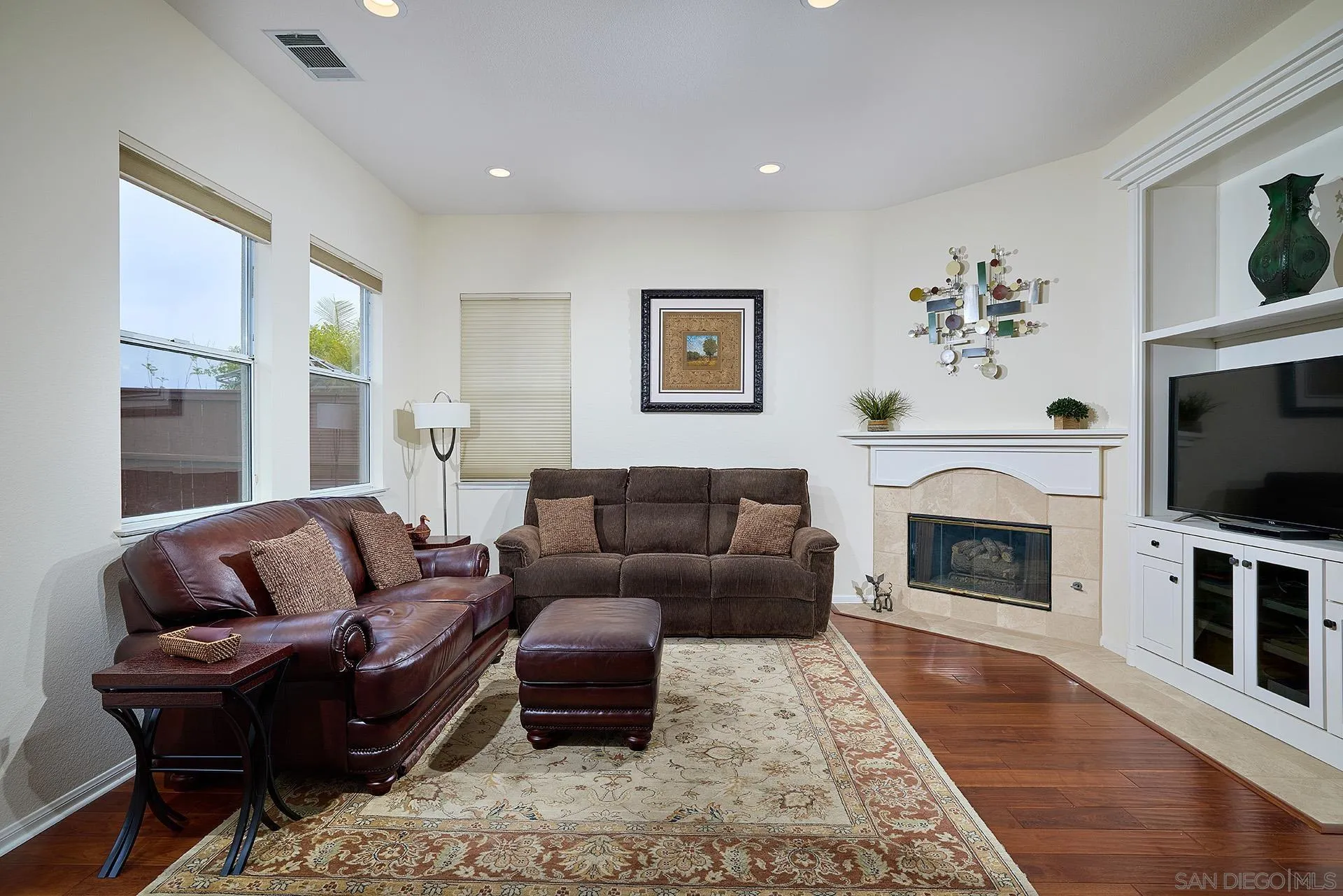 2938 Avenida Castana