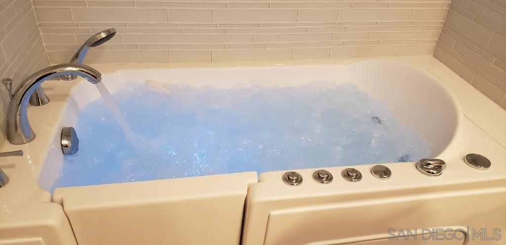 1682 Circa Del Lago A112