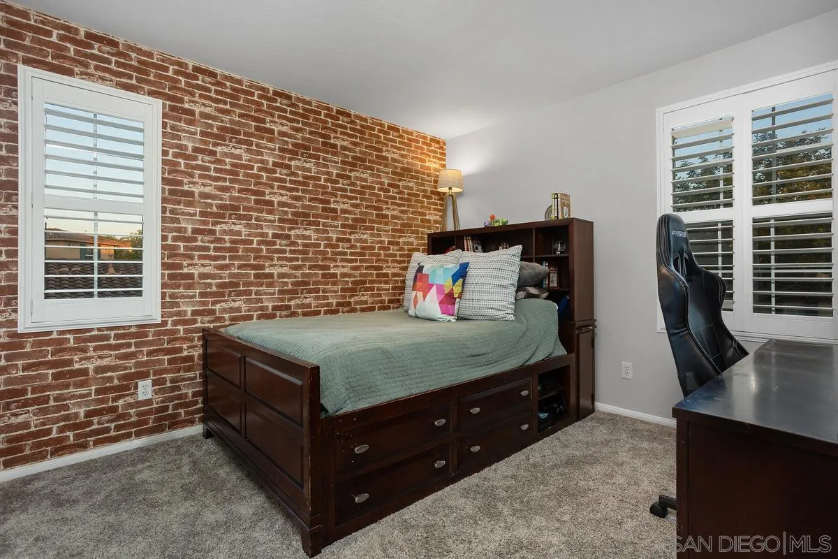 380 Avenida La Cuesta