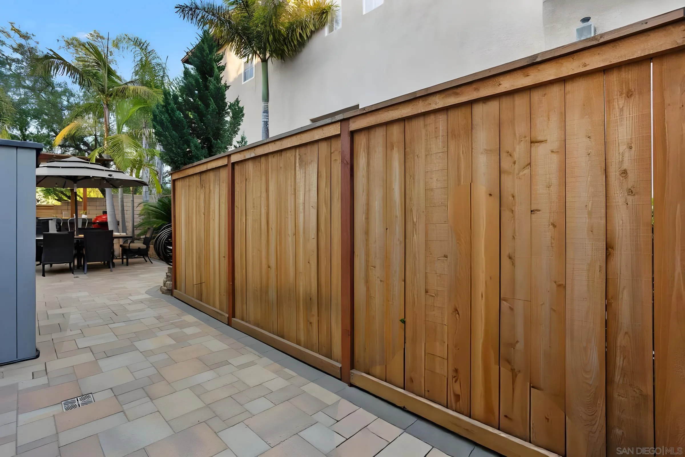 380 Avenida La Cuesta