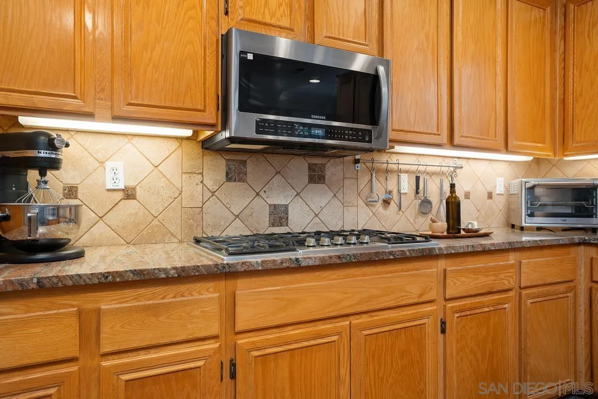 380 Avenida La Cuesta