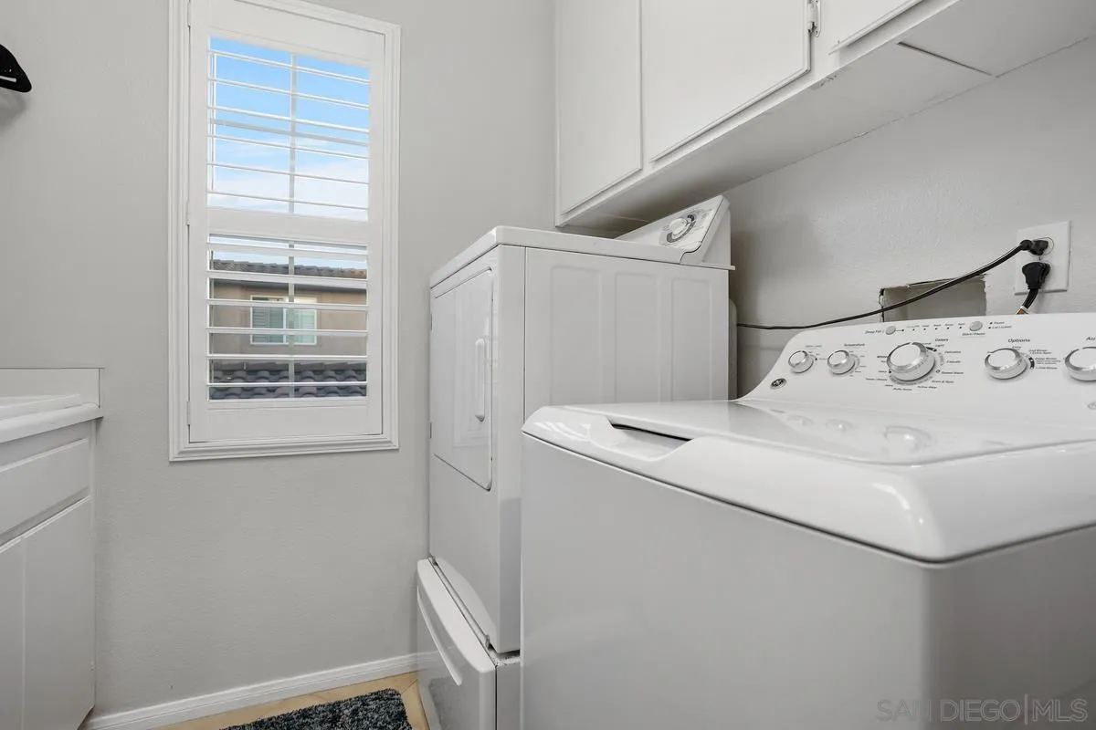 380 Avenida La Cuesta